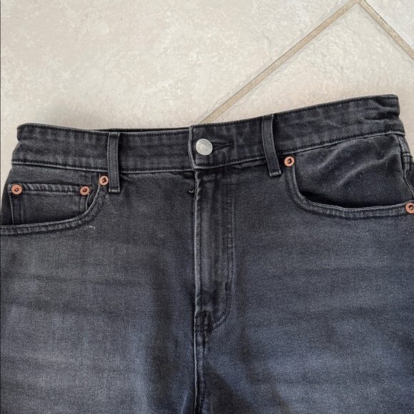 EUC American Eagle Outfitters off Black Stretch Frayed Leg Denim Shorts Size 4 - Picture 2 of 9